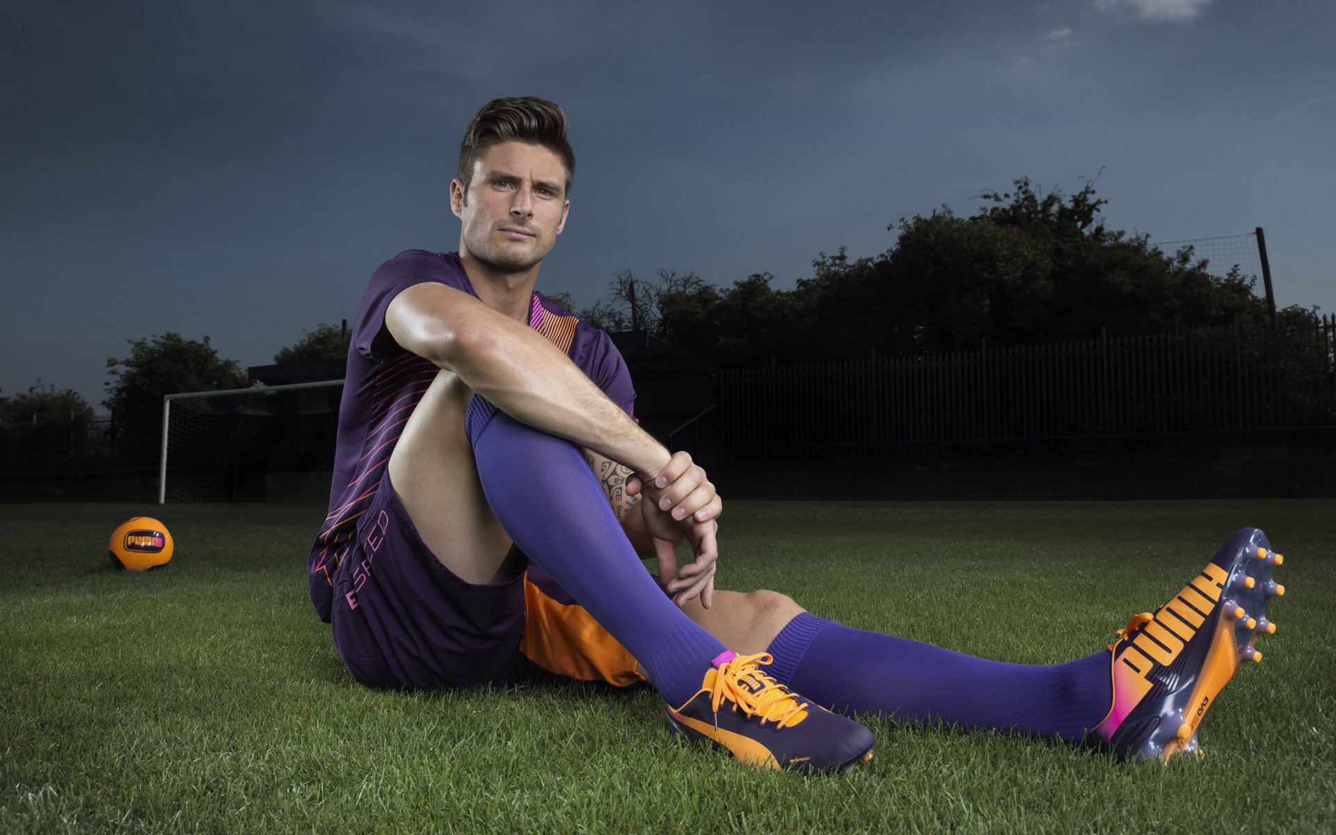 开云官网2026-弗拉霍维奇，一人扛起法兰西，照亮哥斯达黎加的雨夜