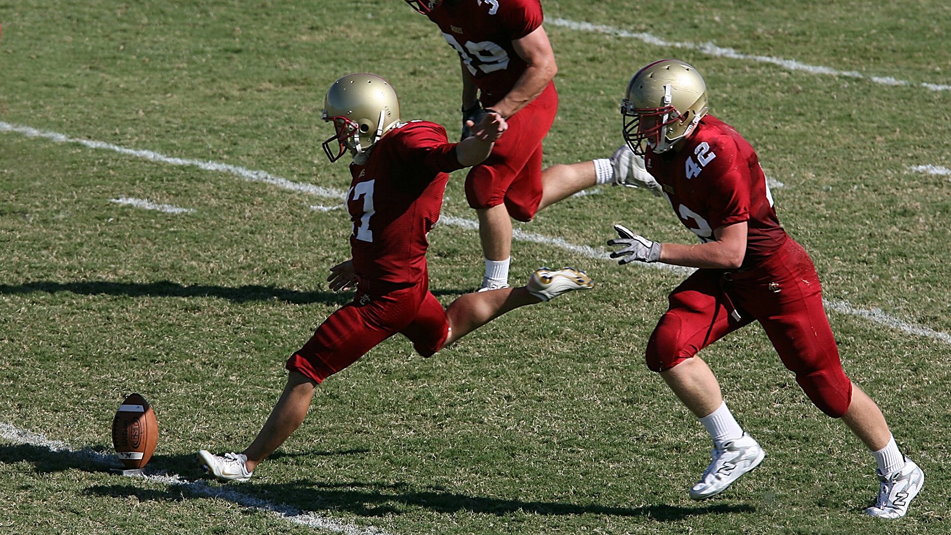 切特·霍姆格伦，当沉默的骨架撑起掘金的天空