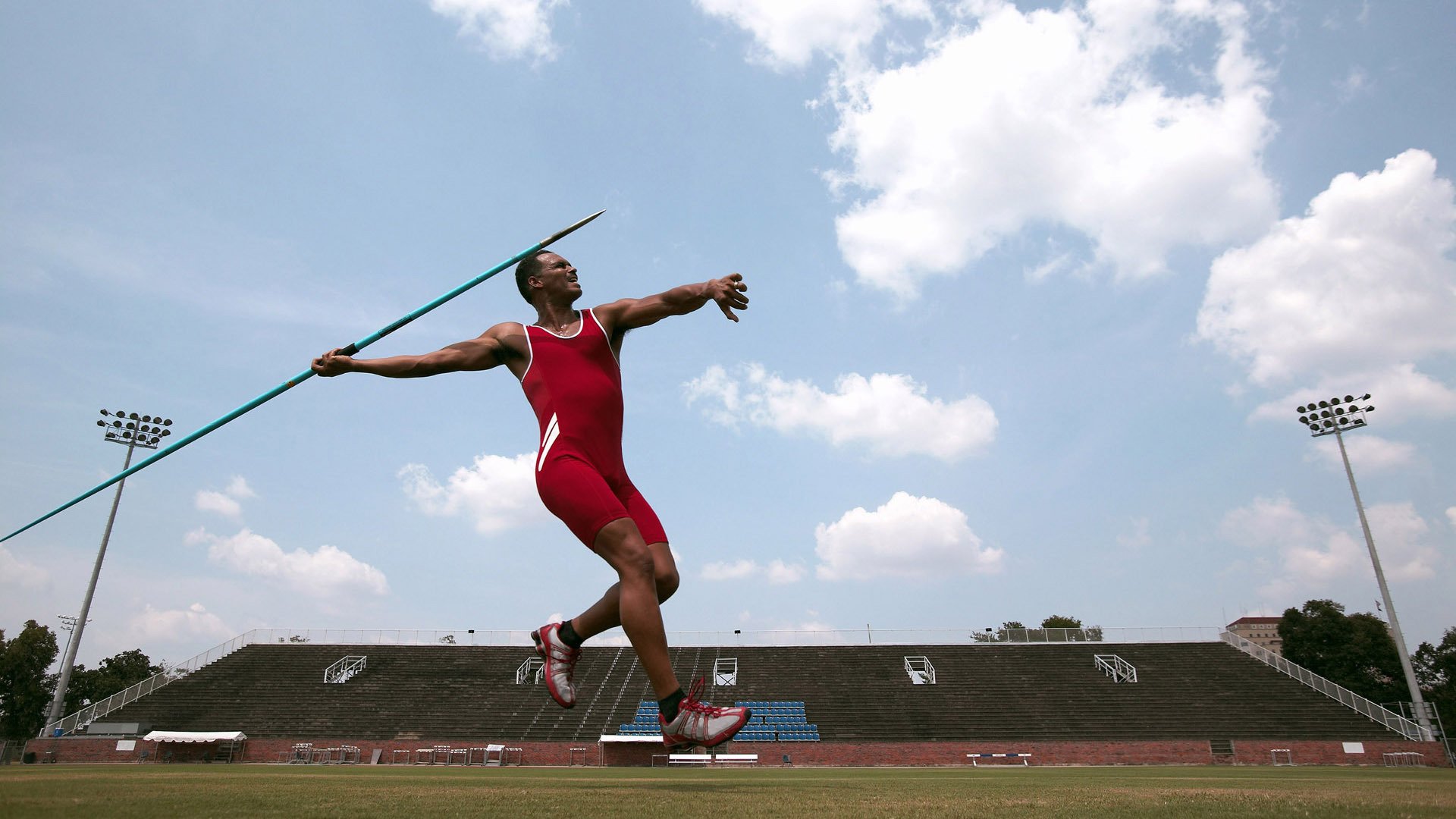 世界杯2026-猛龙对阵勇士，西亚卡姆如何用沉默的节奏撕碎卫冕冠军？